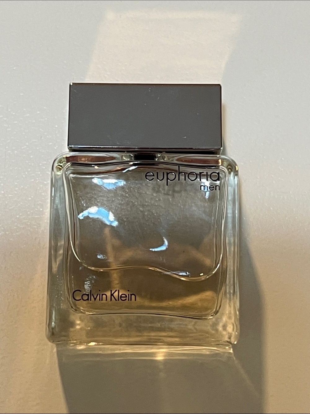 Calvin Klein Euphoria Men - Clear Glass with Silver Cap - Picture 2 of 4